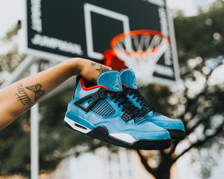 La Flame Just Jumped over Jumpman! // Travis Scott x Air Jordan 4